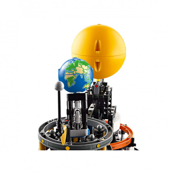 Конструктор LEGO Technic 42179 Планета Земля и Луна на орбите в Казани