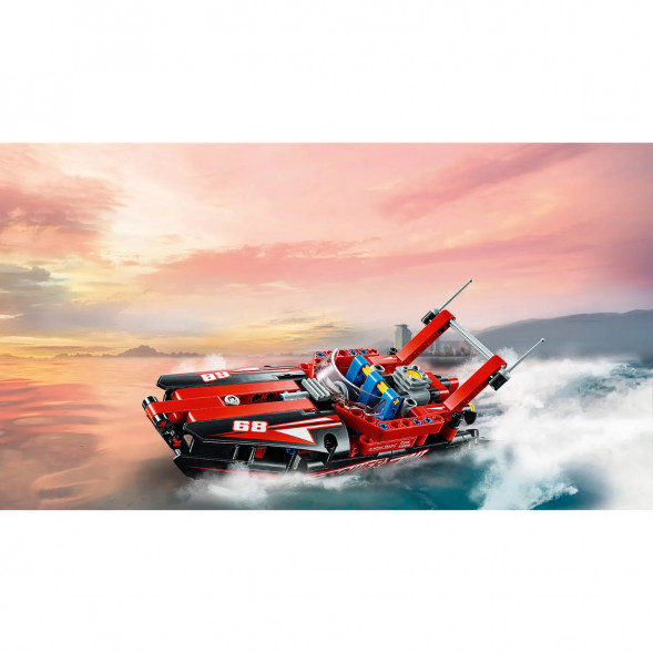 Конструктор LEGO Technic 42089 Моторная лодка в Казани