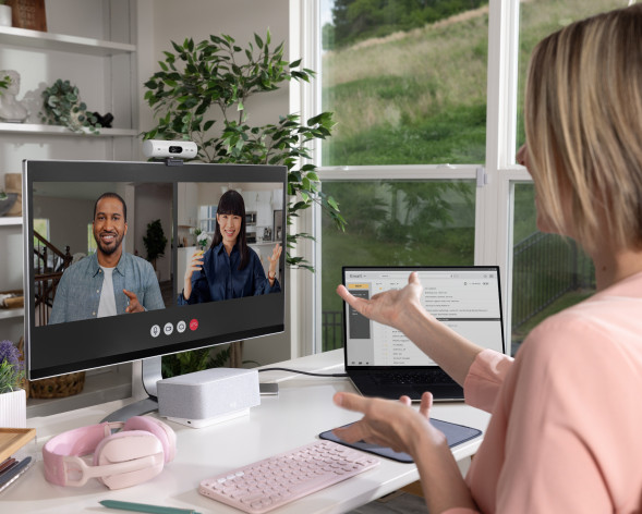 Веб-камера Logitech Brio 500, белый в Казани