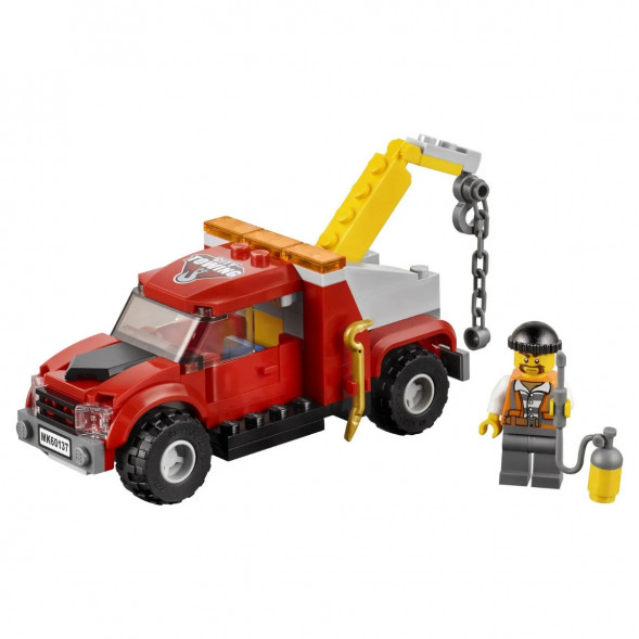 Конструктор LEGO City Police 60137 Побег на буксировщике в Казани