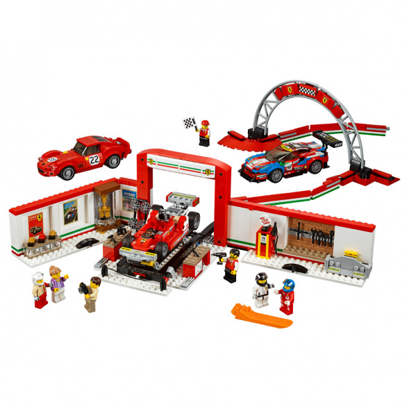 Конструктор LEGO Speed Champions 75889 Гараж Ferrari в Казани