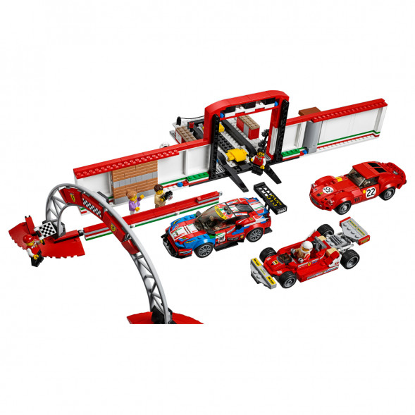 Конструктор LEGO Speed Champions 75889 Гараж Ferrari в Казани