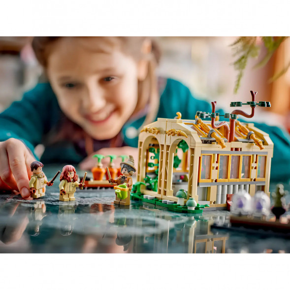 Конструктор LEGO Harry Potter 76445 Замок Хогвартс: Урок травологии в Казани